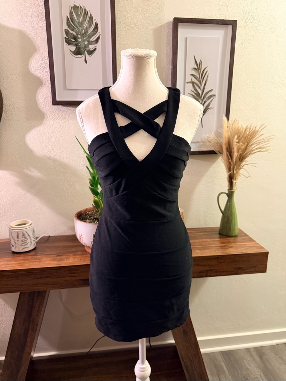 Black Bodycon Mini Dress Criss Cross Halter Cutout Ruched Going Out Size 1